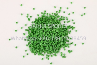 Vỏ cao su màu xanh lá cây 1.3g / cm3 chống tia UV cho sân thể thao cỏ nhân tạo
