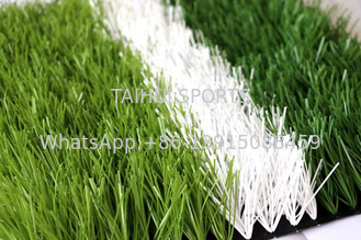 50mm Độ cao đống vật liệu PE tổng hợp trang trí vườn thảm cỏ nhân tạo cho sân bóng đá