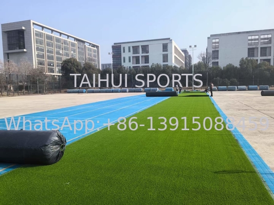 Lớp phủ đệm cú sốc bọt cho cỏ nhân tạo với khả năng hấp thụ cú sốc tuyệt vời và hiệu suất bật bóng