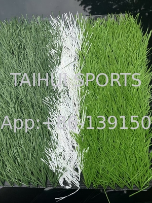 16800 mật độ Cỏ nhân tạo thân thiện với môi trường dễ cài đặt 30mm 50mm Cỏ ngoài trời cho nhu cầu sân thể thao