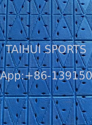Tấm lót chống sốc đạt chứng nhận FIFA với thiết kế lỗ kim cương cho sân thể thao cỏ nhân tạo theo yêu cầu