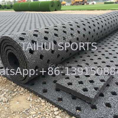 Tấm lót chống sốc đạt chứng nhận FIFA với thiết kế lỗ kim cương cho sân thể thao cỏ nhân tạo theo yêu cầu